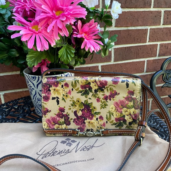 Patricia Nash ‘Torrie’ Antique Rose crossbody. - Picture 1 of 6